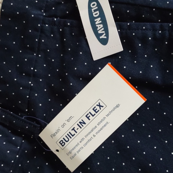 NWT Old Navy Size 32 Ultimate Slim Built-In Flex 10" Inseam Navy Polk Dot Shorts - Picture 4 of 13